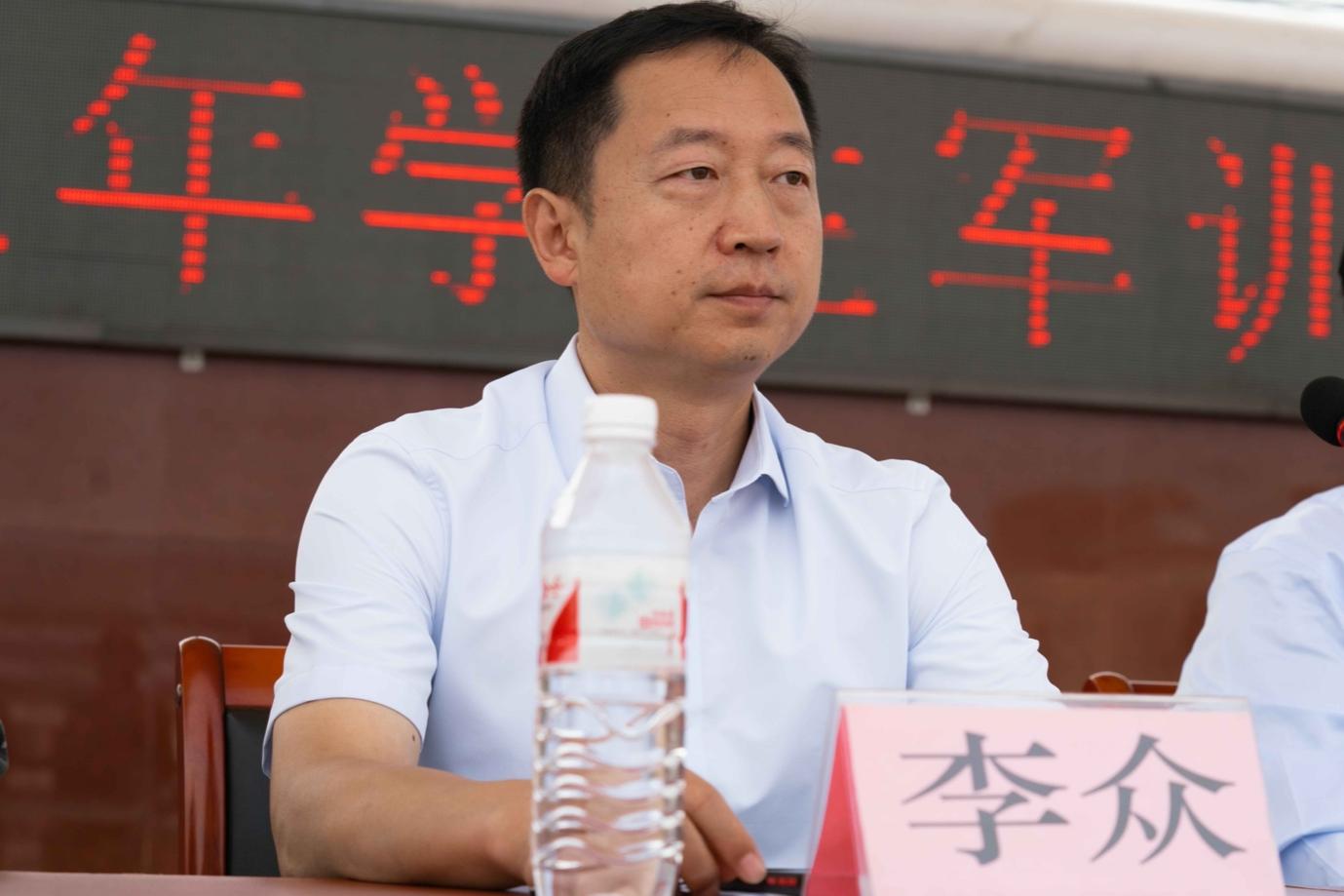 军训团副团长毛建国